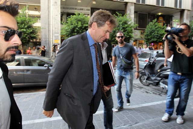 Τις εκκρεμότητες για το πακέτο των 11,5 δισ. ευρώ εξέτασαν Στουρνάρας – τρόικα