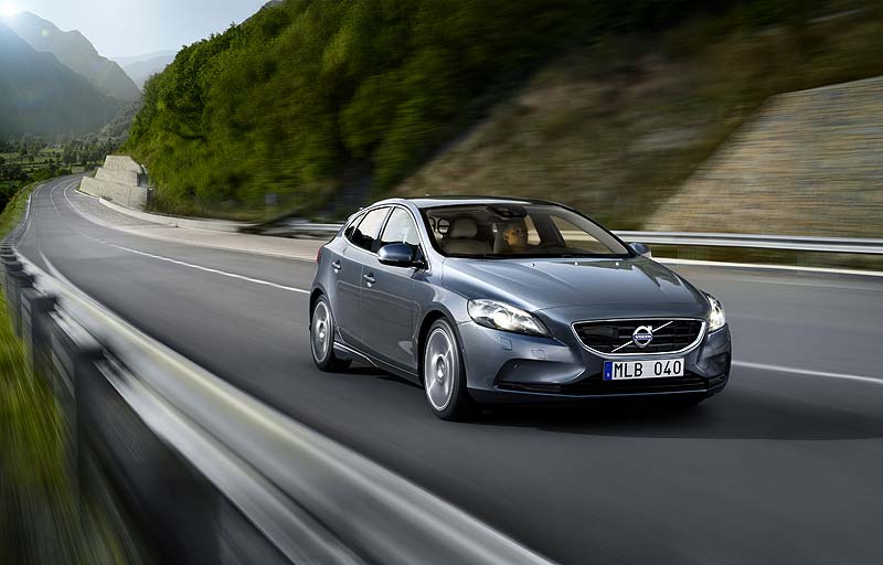 Volvo V40 T3 2012: Ο επίμονος… Σουηδός