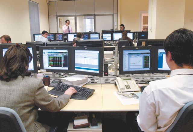 Εναλλακτικές προτάσεις για το εξαήμερο εξετάζουν κυβέρνηση και τρόικα