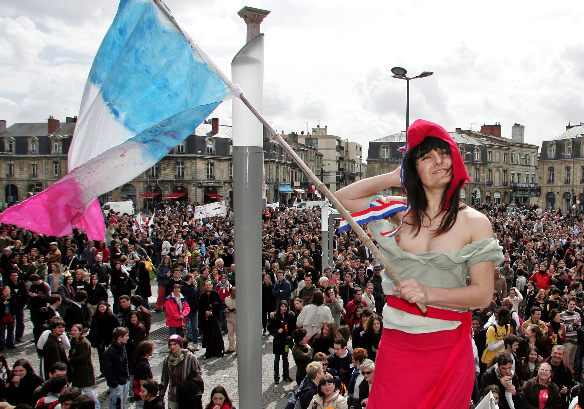 Μετανιωμένοι για την υπερψήφιση της Συνθήκης του Μάαστριχτ εμφανίζονται οι Γάλλοι
