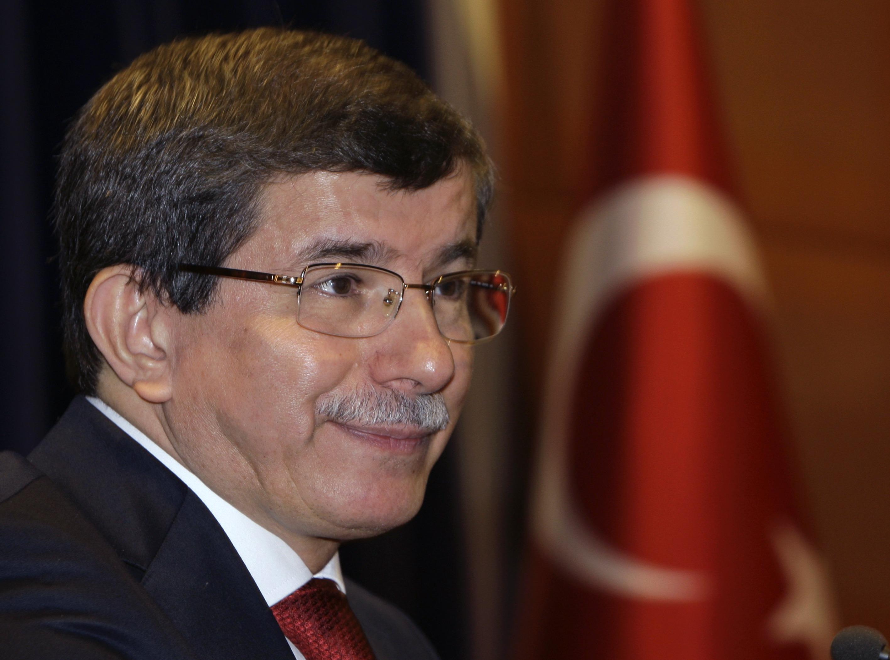 Μαθήματα νεο-οθωμανισμού από τον Τούρκο υπουργό Εξωτερικών Αχμέτ Νταβούτογλου