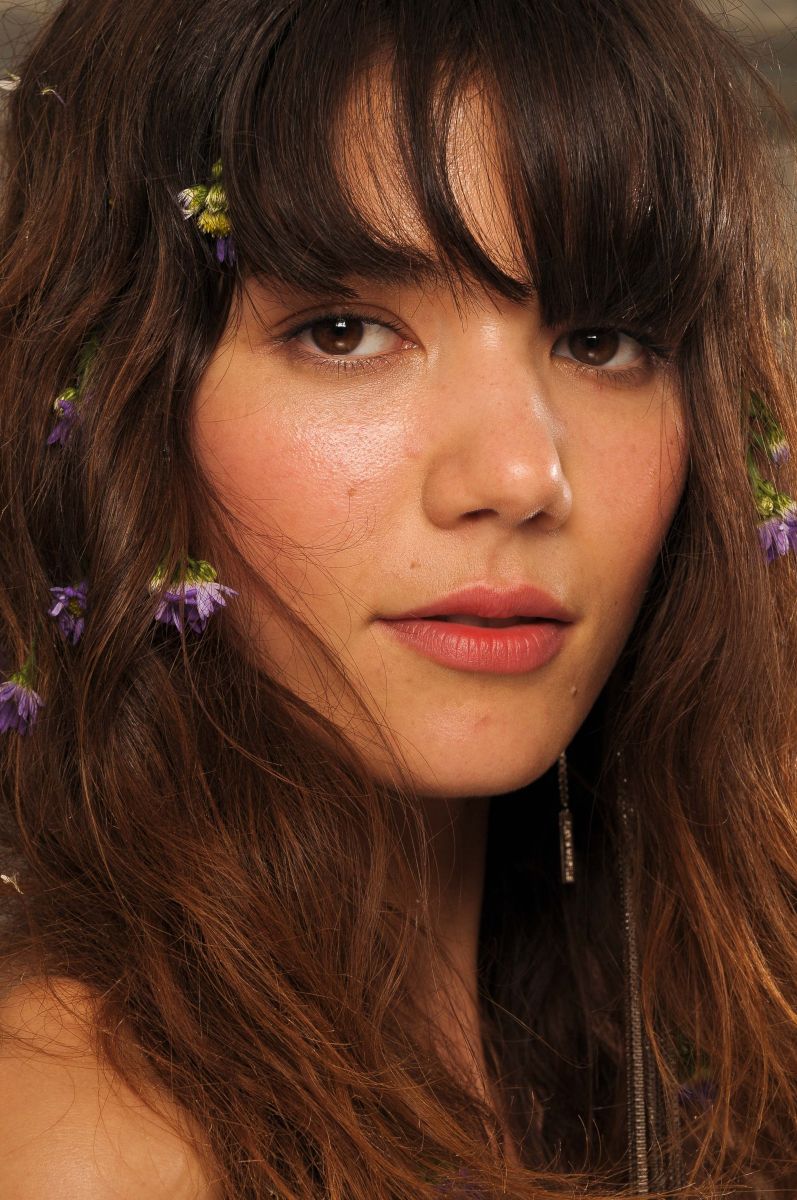 Πώς να διορθώσετε τα σημάδια του ήλιου στο πρόσωπό σας