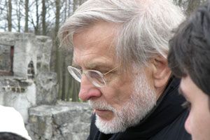 «Ιστορικά και ηθικά θεμελιωμένη αξίωση» οι γερμανικές αποζημιώσεις λέει ο Χ.Φλάισερ