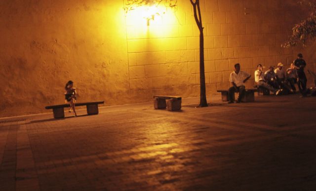 Μόλις τέσσερις από τους 350 οίκους ανοχής της Αθήνας λειτουργούν με άδεια