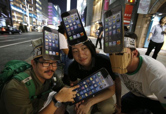 Η Samsung χλευάζει τις ουρές για το iPhone 5 με νέα αρνητική διαφήμιση
