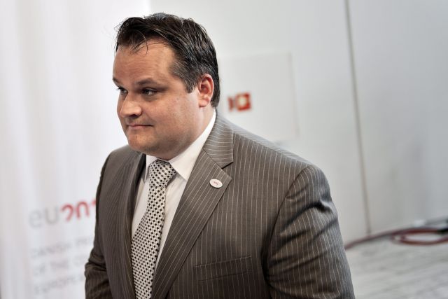 Πολύ πρόωρο το γαλλικό αίτημα για επιμήκυνση στην Ελλάδα, λέει η Ολλανδία