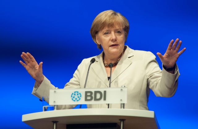 Έλλειψη εμπιστοσύνης στις αγορές για την αποπληρωμή του ευρωχρέους βλέπει η Μέρκελ