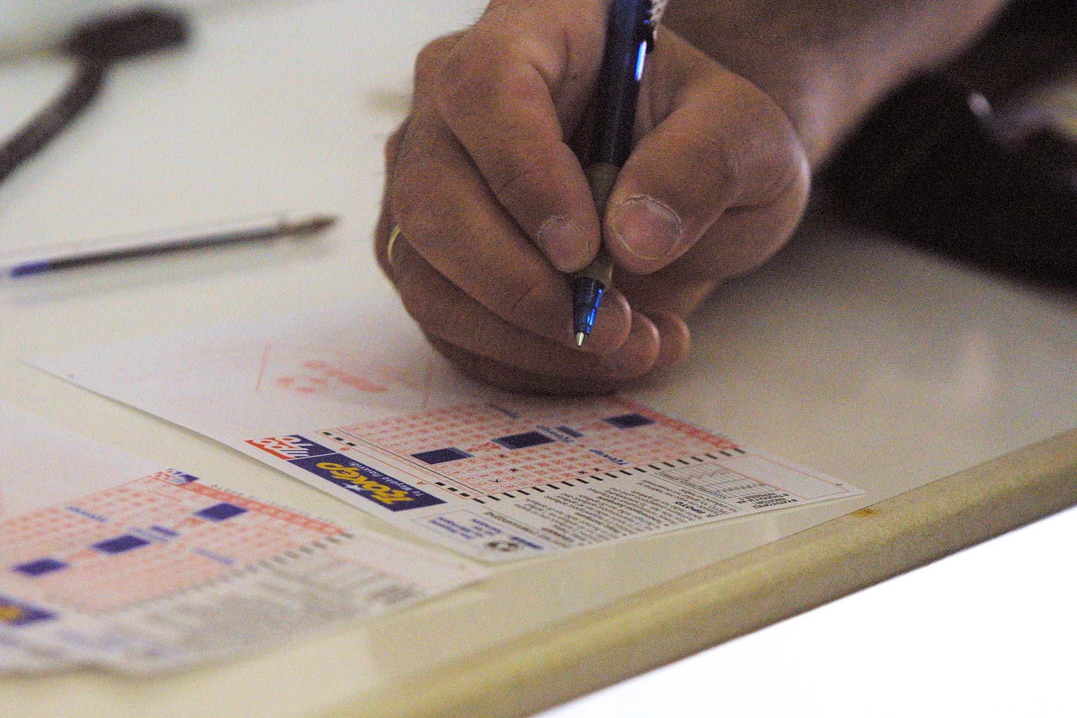 Μεγάλο τζακ-ποτ στο Τζόκερ που μοιράζει την Πέμπτη πέντε εκατ. ευρώ