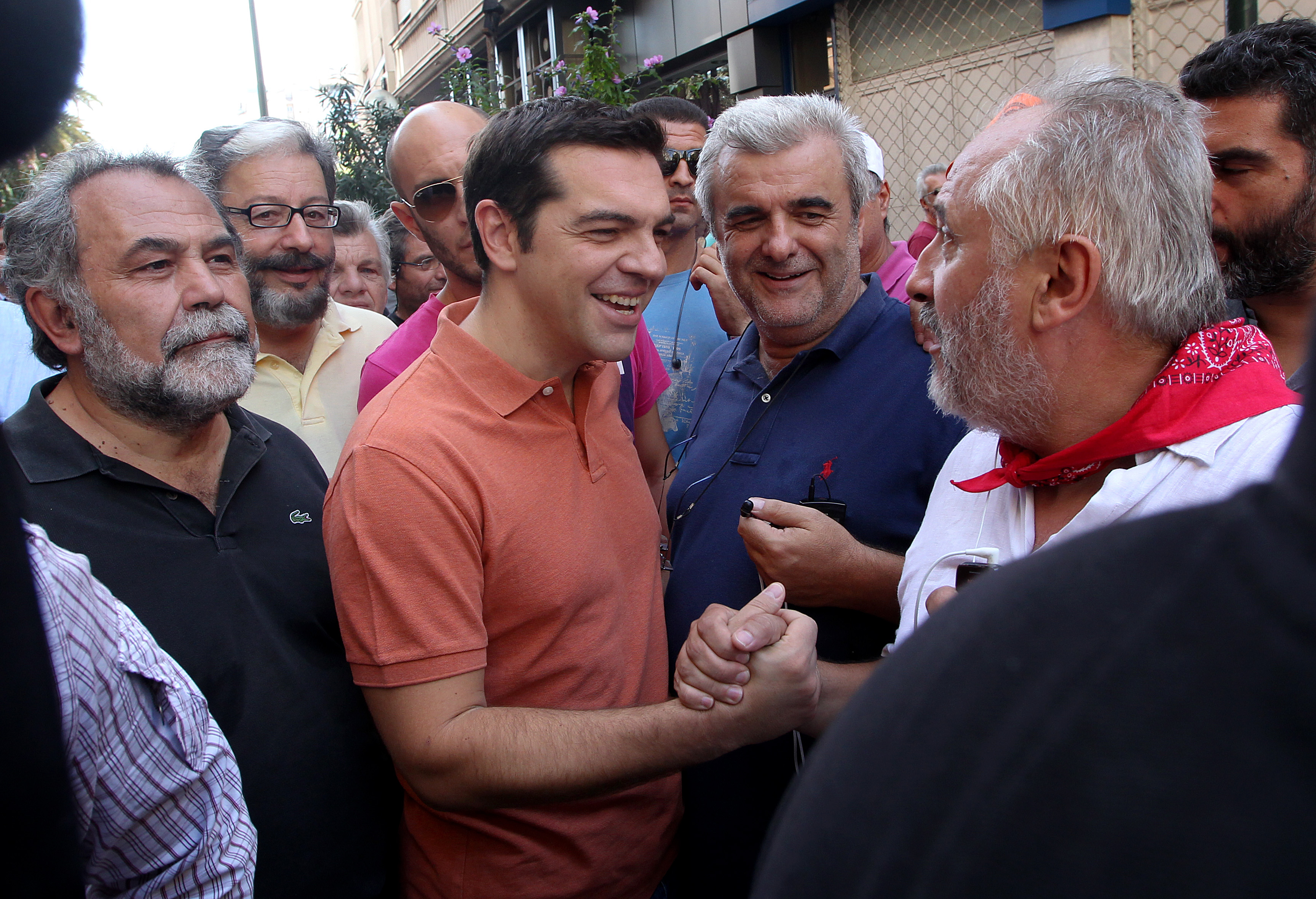 Ο λαός δεν αντέχει άλλο, λέει ο Αλέξης Τσίπρας από τη μεγάλη πορεία της Αθήνας