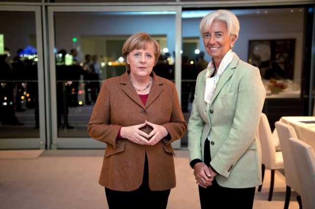 Για νέα αναδιάρθρωση του ελληνικού χρέους πιέζει το ΔΝΤ