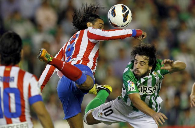 Με σούπερ Φαλκάο, η Ατλέτικο πέρασε από τη Σεβίλλη