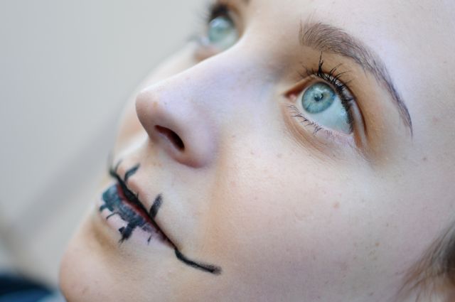 Δημοσιογράφοι διαδηλώνουν στο Κίεβο κόντρα στη φίμωση του Τύπου