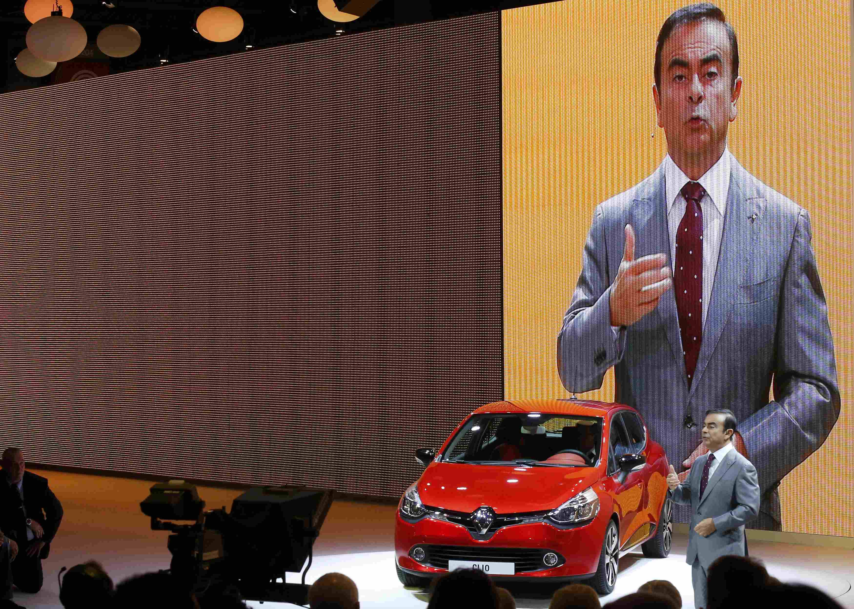 Carlos Ghosn: Απειλή για τη Renault η συρρίκνωση της γαλλικής αγοράς