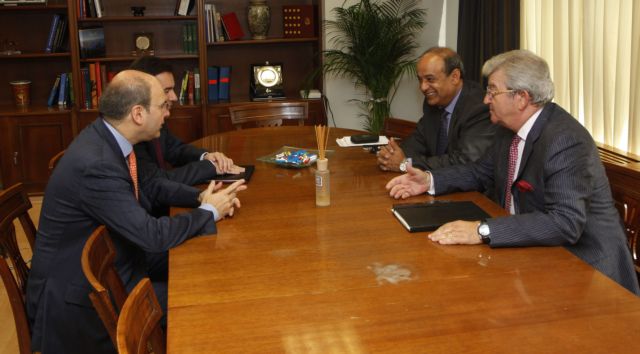 Με το προεδρείο του Αραβο-Ελληνικού Επιμελητηρίου συναντήθηκε ο Κ. Χατζηδάκης