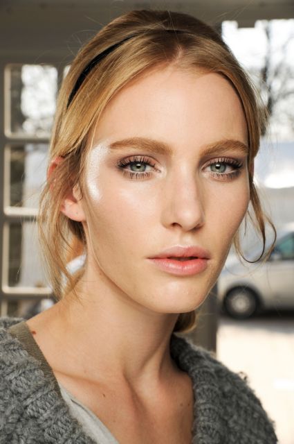 Fond-de-teint τελευταίας τεχνολογίας για τέλεια κάλυψη