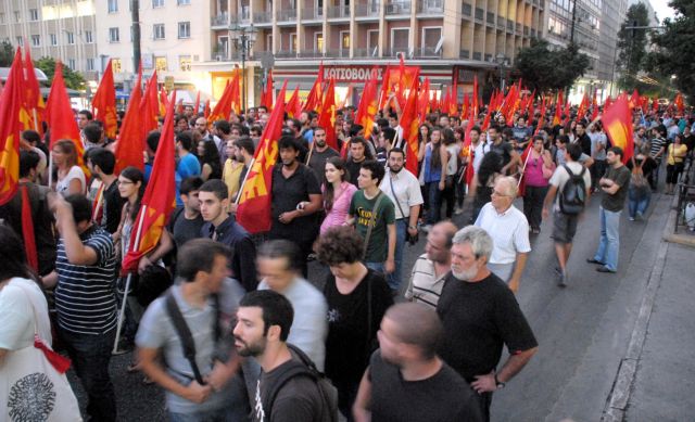 Να μπλοκάρουν τα νέα μέτρα κάλεσε τους εργαζόμενους η Αλέκα Παπαρήγα
