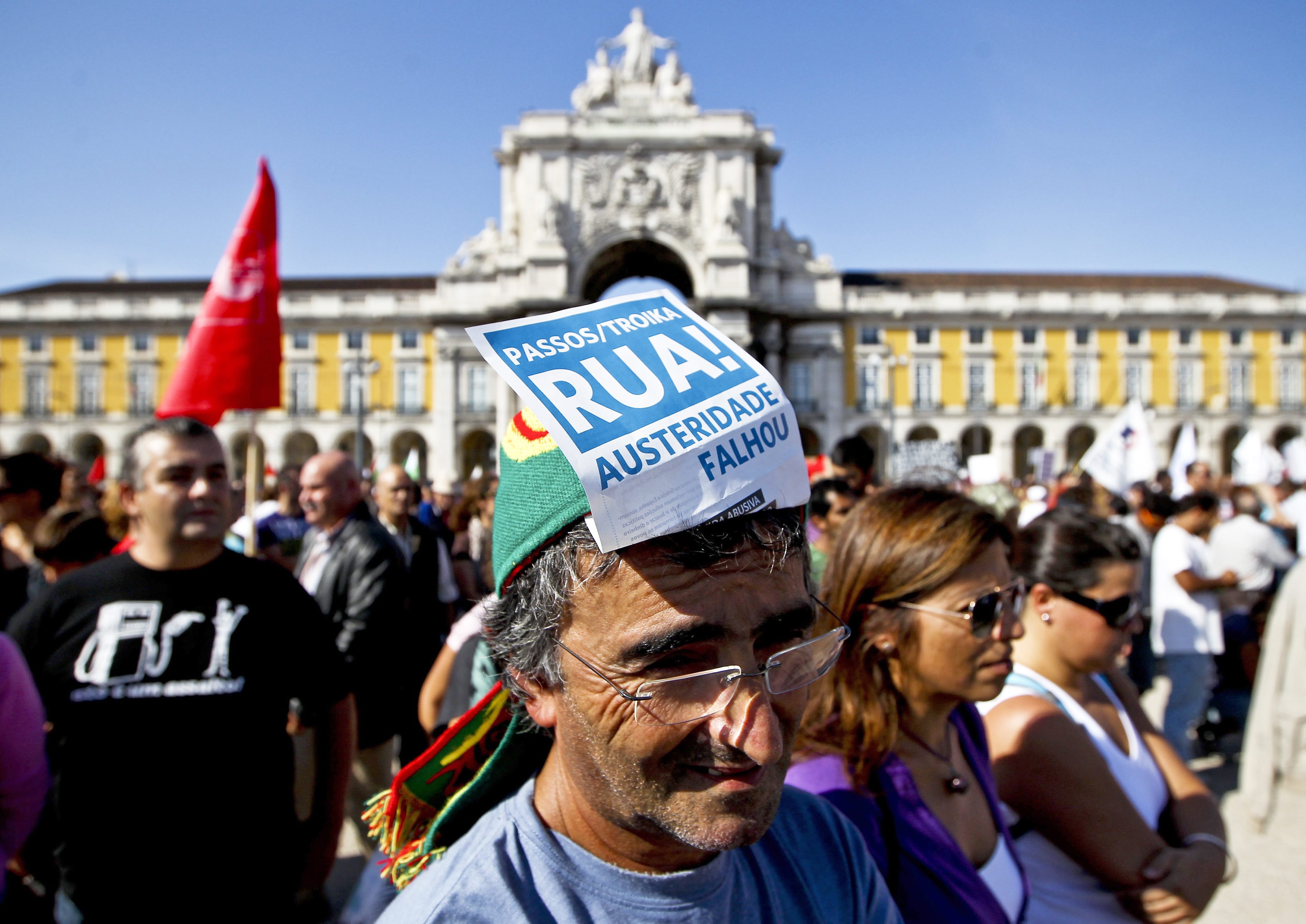 «Μάχη» να πείσει για τη λιτότητα δίνει στη Βουλή ο Πορτογάλος πρωθυπουργός