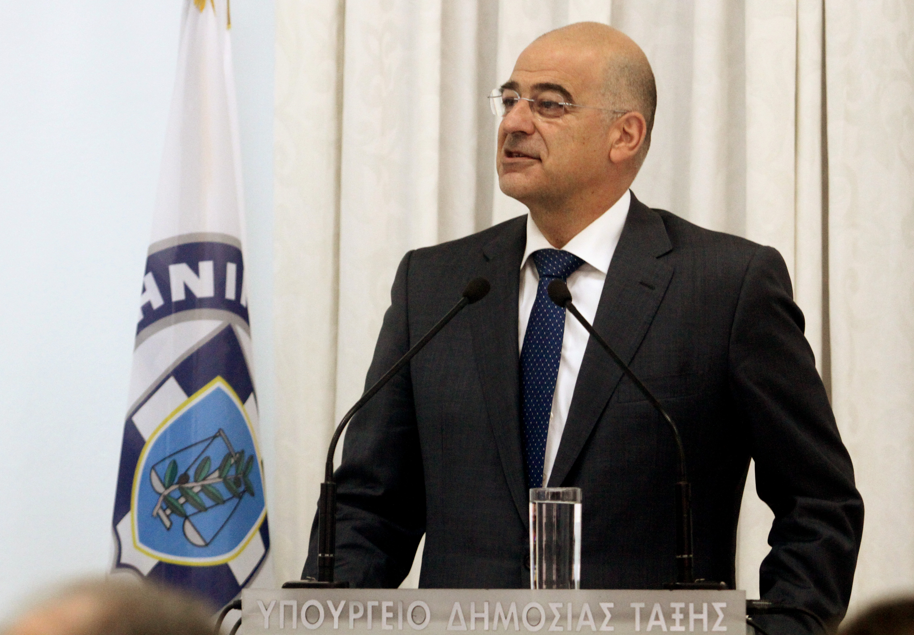 Σε αορίστου ισχύος μετατρέπονται τα Ειδικά Δελτία Ταυτότητας Ομογενούς