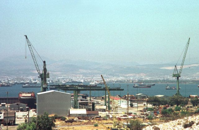 Επιμένει η Κομισιόν στην απαγόρευση ναυπήγησης εμπορικών πλοίων στα Ναυπηγεία Σκαραμαγκά