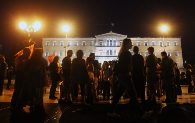 Συγκέντρωση στο Σύνταγμα από γιατρούς και εργαζόμενους στα δημόσια νοσοκομεία