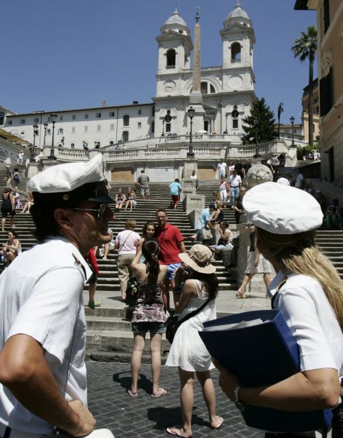 «Πόλεμο» στα σάντουιτς και τα… συναφή κήρυξε ο δήμαρχος της Ρώμης