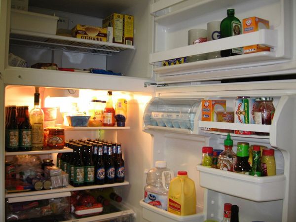 Ποιά 10 ανθυγιεινά τρόφιμα «κρύβονται» στο ψυγείο σας;