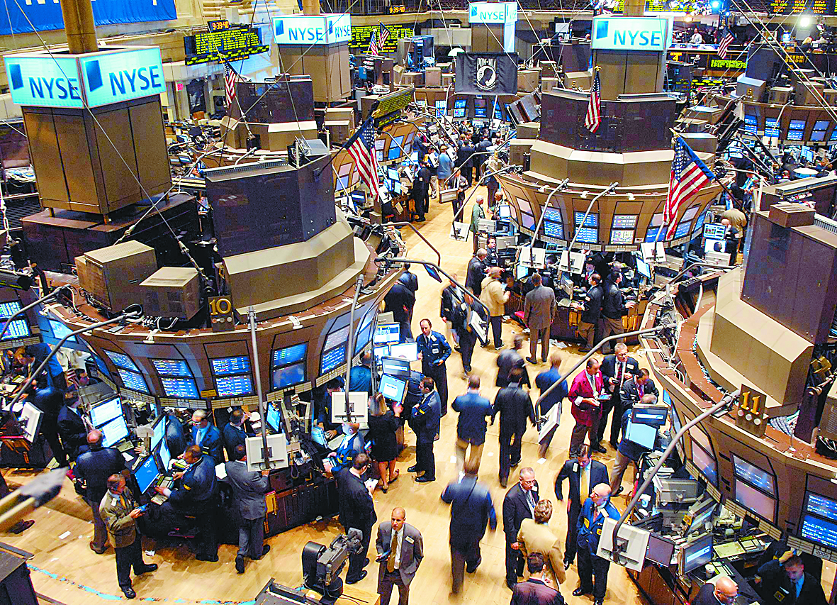 Σε αρνητικό έδαφος έκλεισαν τη Δευτέρα τα χρηματιστήρια σε Ευρώπη και ΗΠΑ