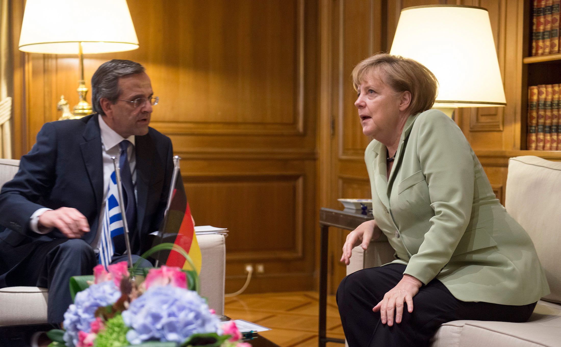 Μήνυμα στήριξης από την Μέρκελ με προτροπές για συνέχιση των προσπαθειών