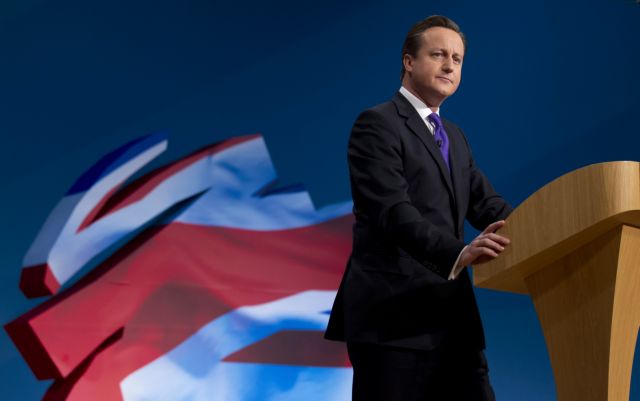 «Είτε θα δράσουμε, είτε θα παρακμάσουμε» λέει στους Βρετανούς ο Κάμερον