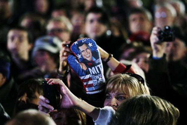 «Ψαρεύοντας» στους κεντρώους, ο Ρόμνεϊ δηλώνει ότι δεν έχει αλλαγές για τις αμβλώσεις