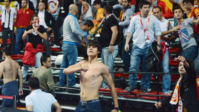 Σφοδρά επεισόδια στο τουρκικό ντέρμπι για το Σούπερ Καπ του βόλεϊ