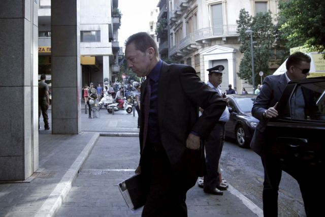 Νέο ραντεβού τρόικας-Στουρνάρα, στον απόηχο της οργής για τις οφειλές των τραπεζών