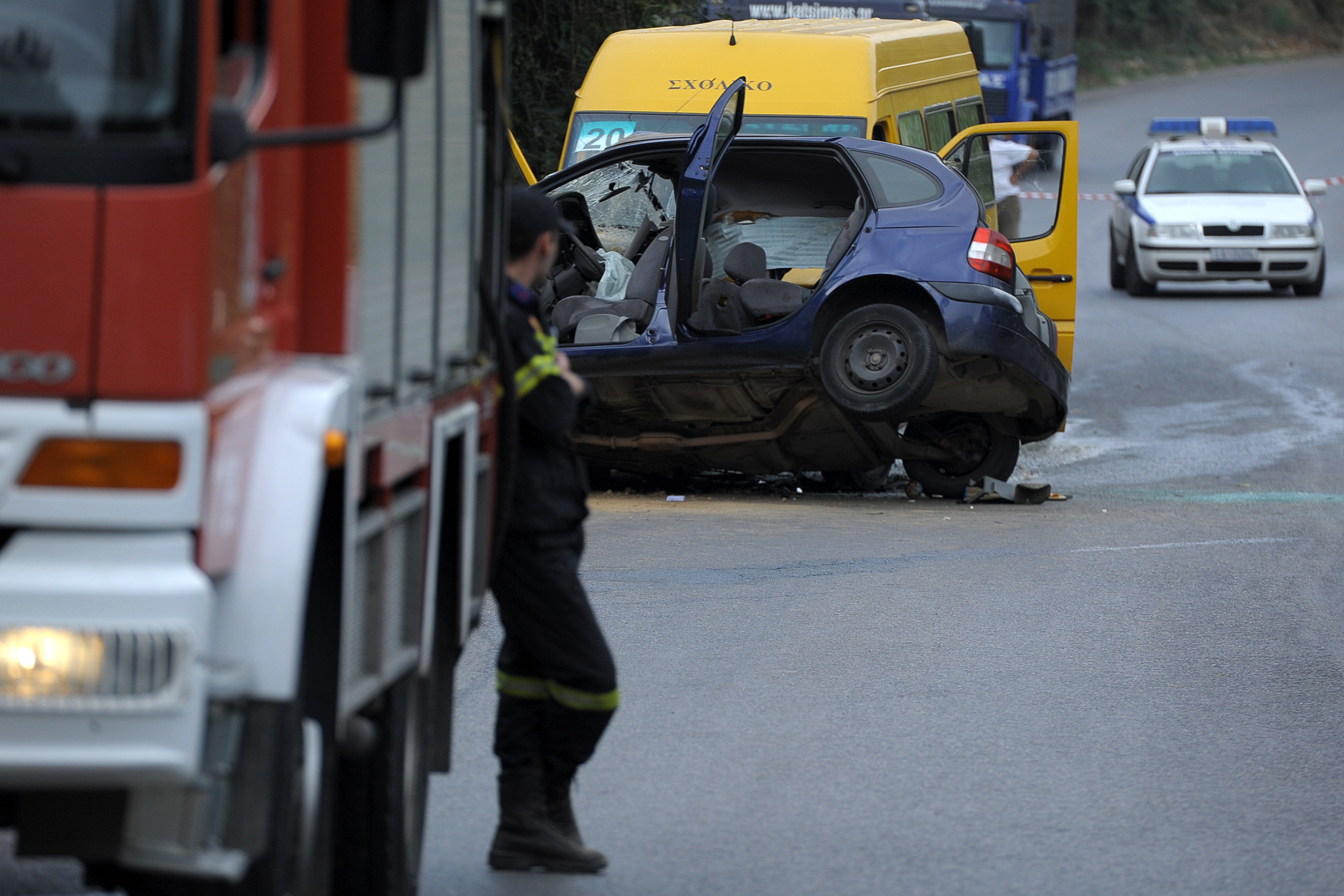 Νεκρό 10χρονο παιδί από σύγκρουση ΙΧ με σχολικό – Σε κρίσιμη κατάσταση η μητέρα του