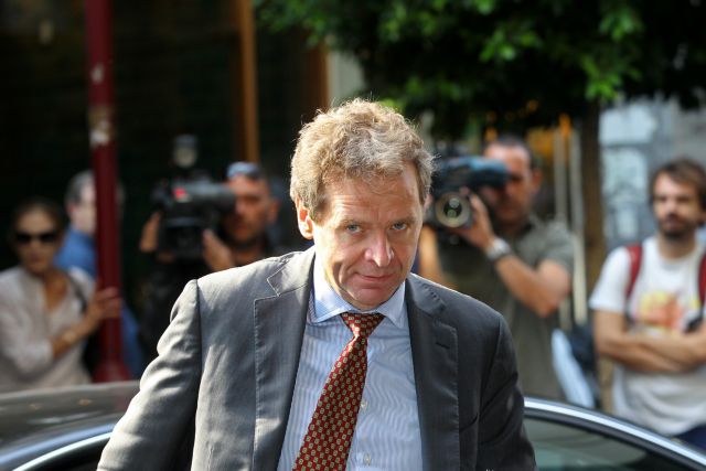 Κάναμε λάθος, μειώσαμε μόνο μισθούς, φέρεται να παραδέχτηκε ο Πολ Τόμσεν