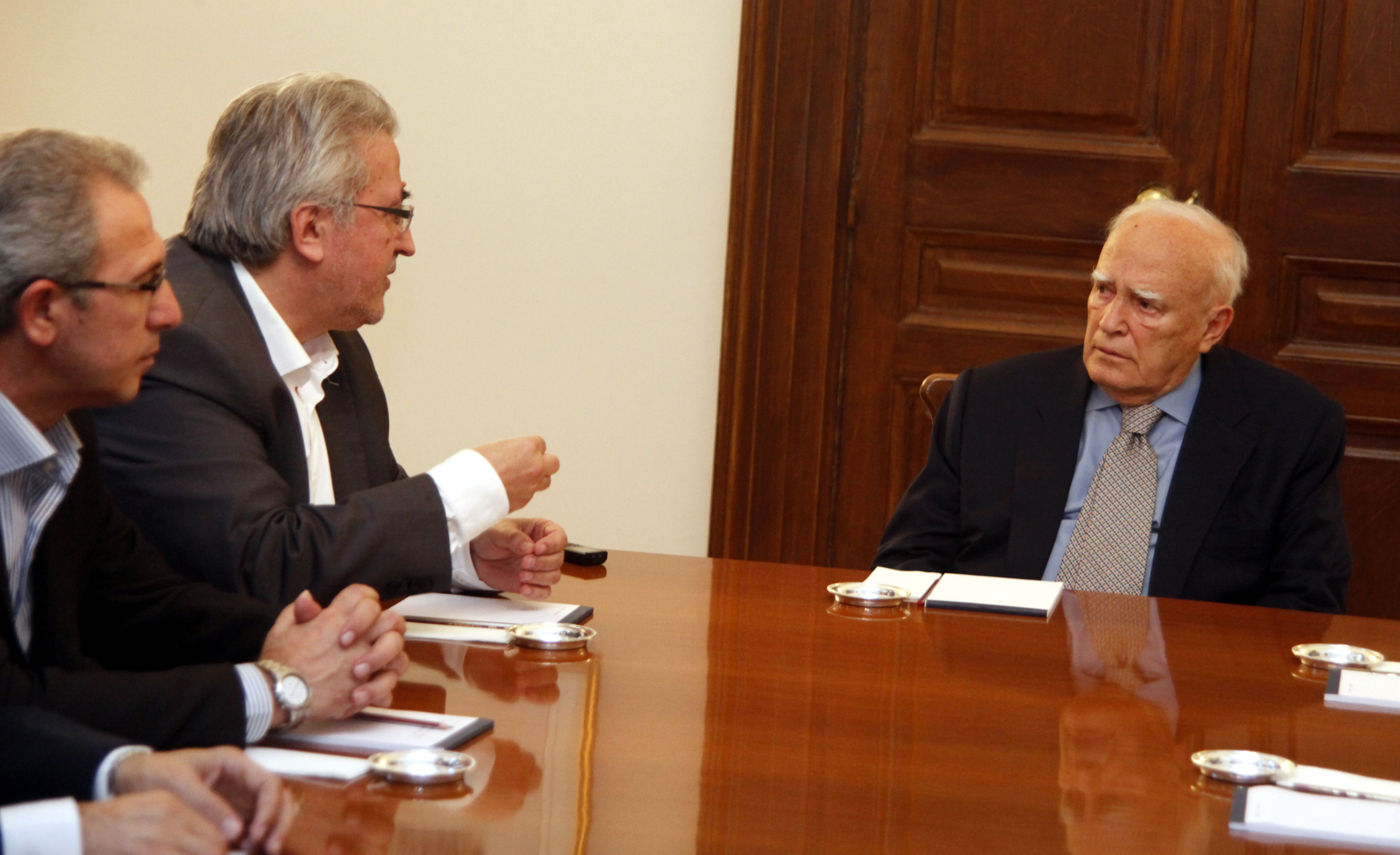 «Eίπα στη Μέρκελ αν θέλετε και άλλα μέτρα να αναζητήσετε άλλο λαό» τόνισε ο Παπούλιας