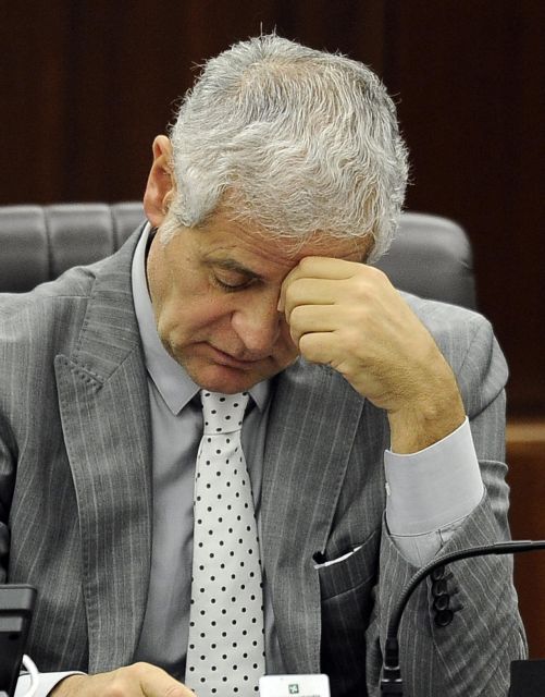 Στη δίνη νέας «Μιζούπολης» στροβιλίζεται η πολιτική σκηνή στην Ιταλία