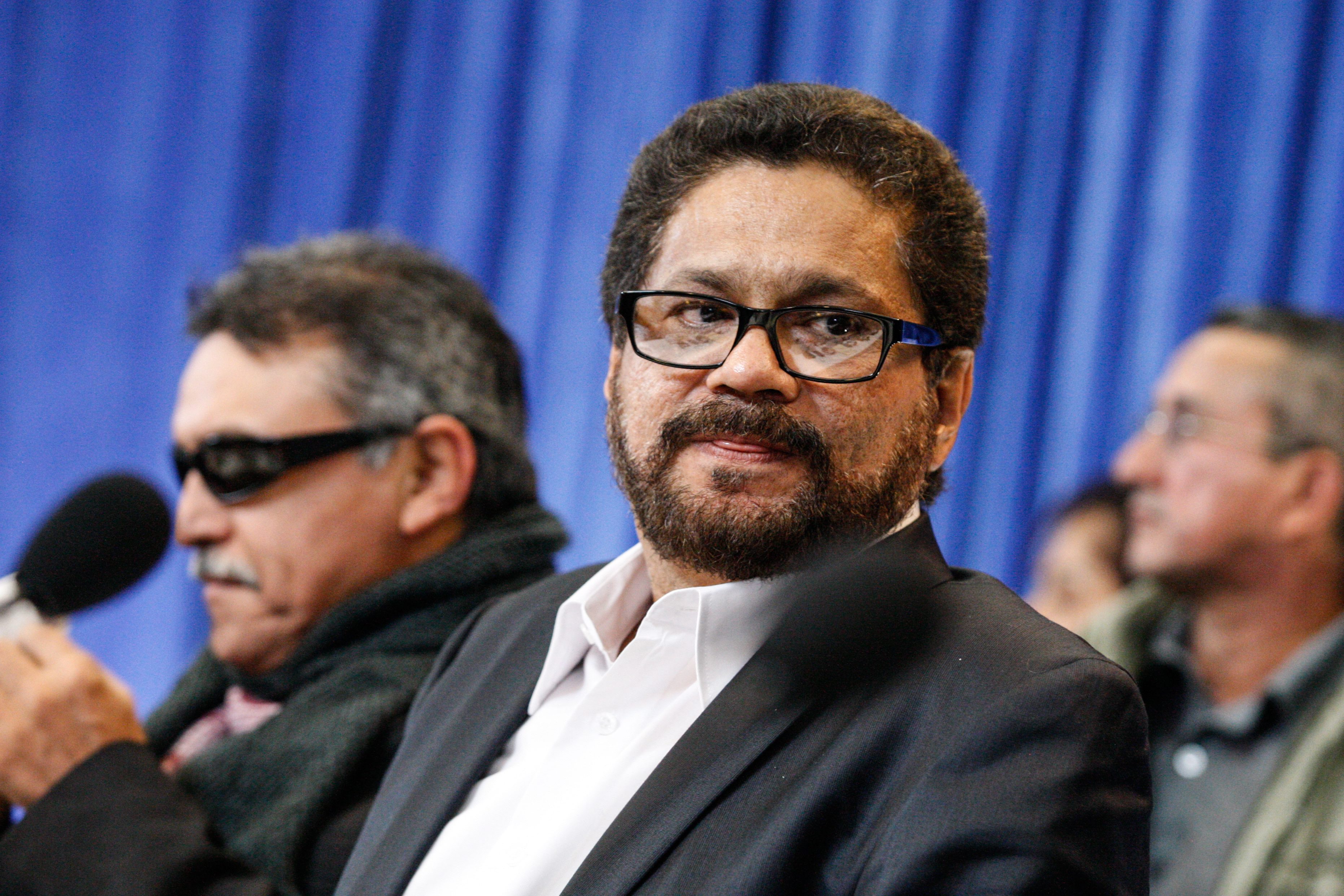 «Ναι» σε εκεχειρία λένε οι Κολομβιανοί αντάρτες στις συνομιλίες με την κυβέρνηση