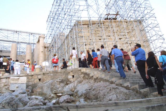 Επεμβάσεις αποκατάστασης στα Προπύλαια της Ακρόπολης ενέκρινε το ΚΑΣ
