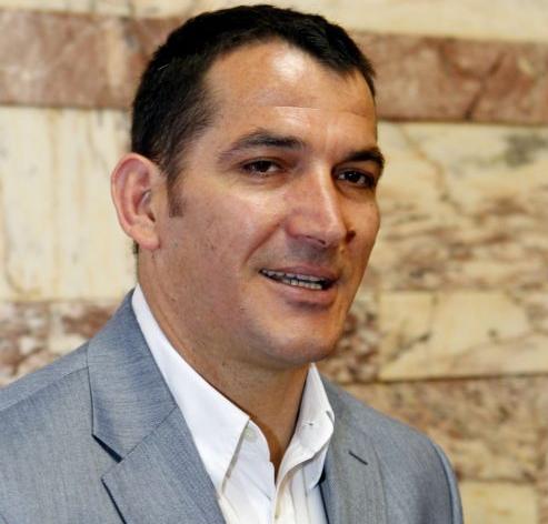 Παραμένει πρόεδρος ο Πύρρος Δήμας, επίτιμος ο Σγουρός