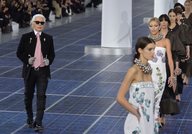 Διαψεύδει ο Λάγκερφελντ ότι είπε ηλίθιο τον Φρ.Ολάντ