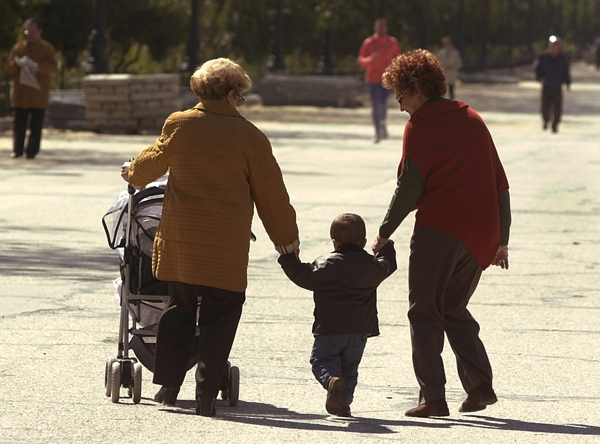 Υπογεννητικότητα και αύξηση του προσδόκιμου επιβίωση προκαλούν δημογραφική γήρανση