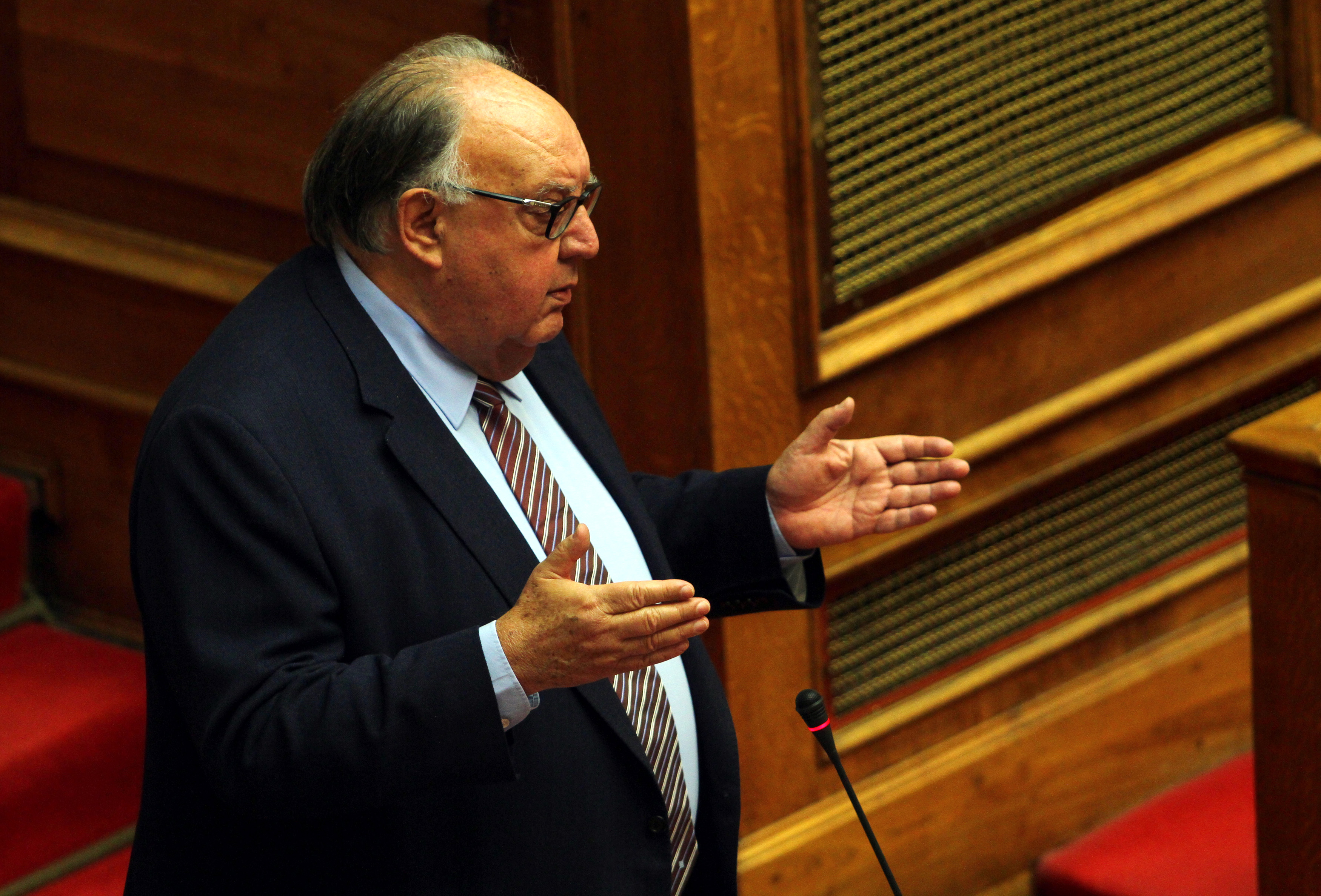 Σκληρή επίθεση Πάγκαλου κατά Τσίπρα, Χρυσής Αυγής και Βενιζέλου