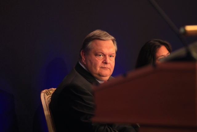 Αναβρασμός στο ΠΑΣΟΚ και βολές κορυφαίων στελεχών κατά της ηγεσίας