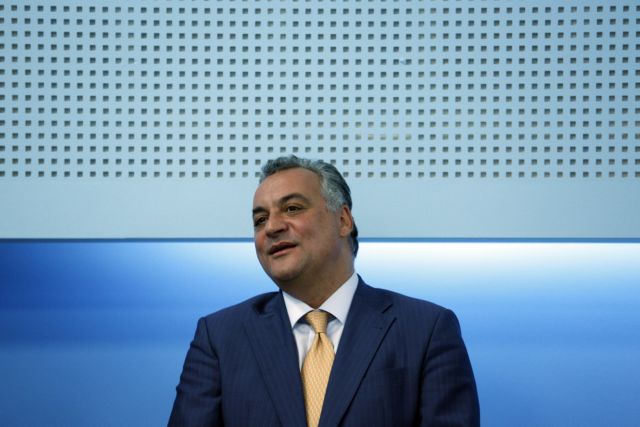 Πλαφόν στους μισθούς διοικητών ΔΕΚΟ και τραπεζών ζητούν 60 βουλευτές της ΝΔ