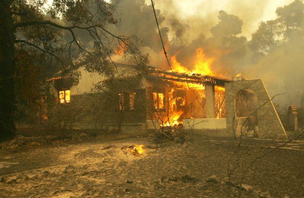 Στάχτη το σπίτι του δράστη μετά το διπλό φονικό στο κρεοπωλείο στο Ηράκλειο Κρήτης