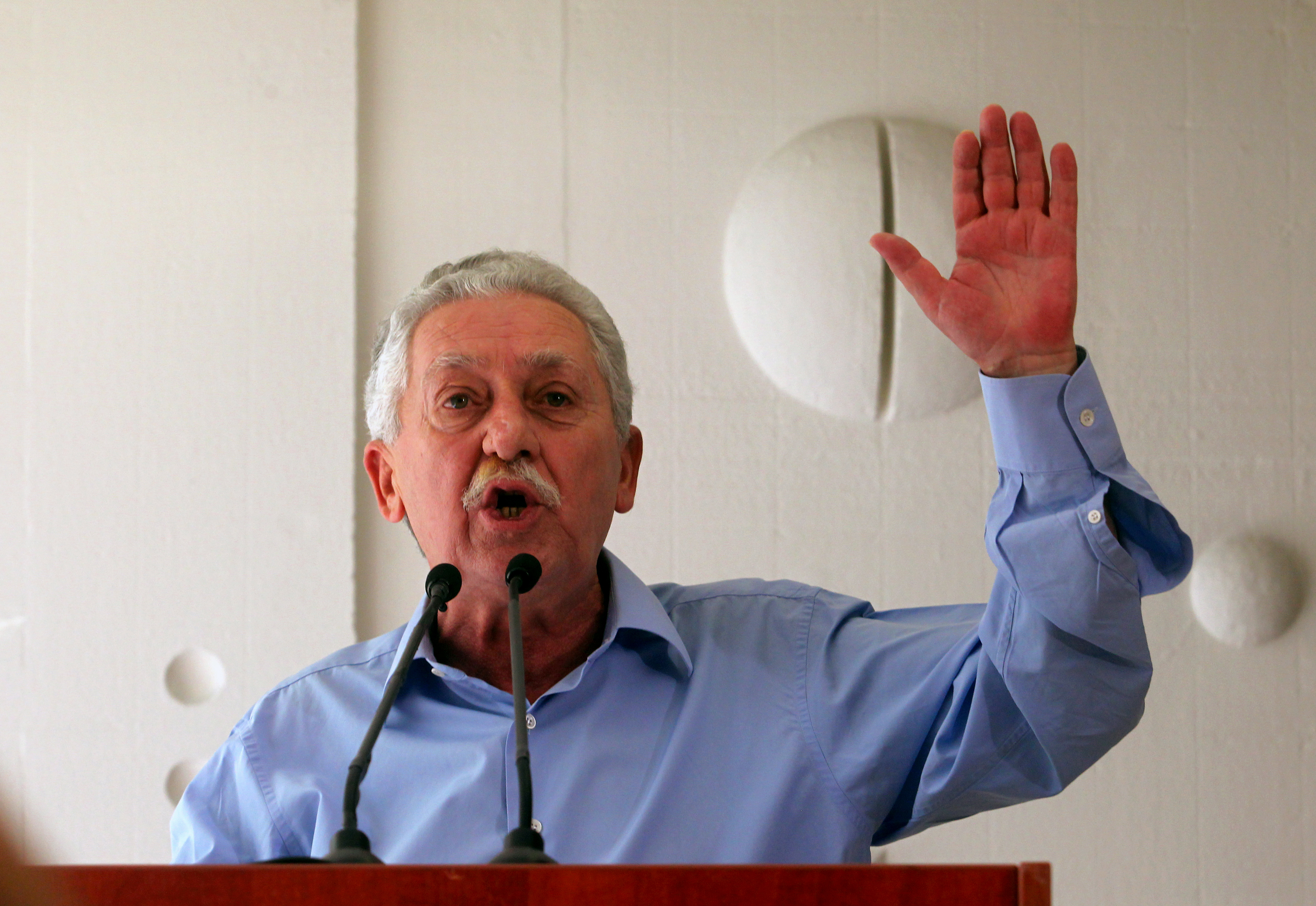 Με συνημμένο το «όχι» της ΔΗΜΑΡ, η κυβέρνηση φέρνει στη Βουλή τα μέτρα