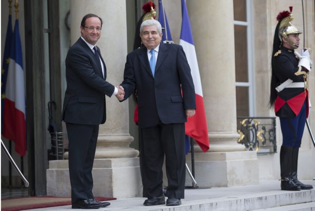 Συνάντηση Χριστόφια – Ολάντ στο Μέγαρο των Ηλυσίων με φόντο την οικονομία