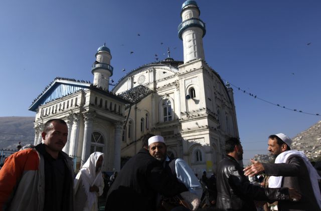 Επίθεση αυτοκτονίας με δεκάδες νεκρούς σε τζαμί στο βόρειο Αφγανιστάν