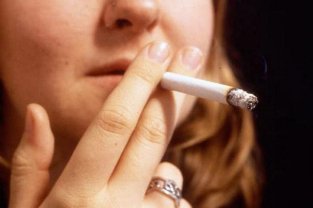 Οι καπνίστριες που κόβουν το τσιγάρο πριν τα 40 κερδίζουν σχεδόν μια δεκαετία ζωής