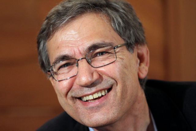 Ο Ορχάν Παμούκ τιμήθηκε από τη Γαλλία με το μετάλλιο της Λεγεώνας της Τιμής